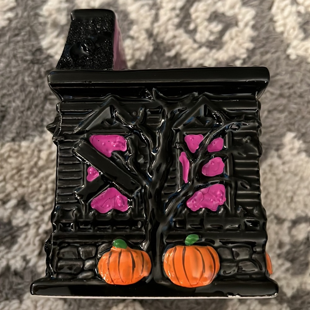 Bath & Body Works Halloween Haunted House soap holder, EUC! - Picture 2 of 6